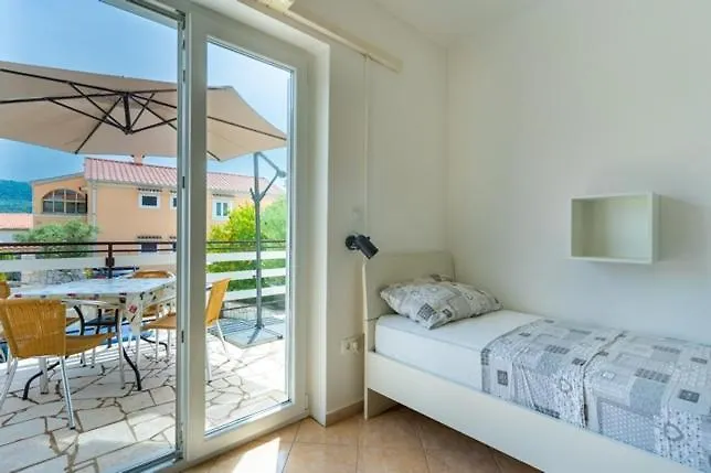 Apartment In Cres With Balcony, Ac, Wifi, Washing Machine 4249-3