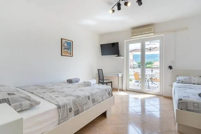 Apartment In Cres With Balcony, Ac, Wifi, Washing Machine 4249-3 Croatia