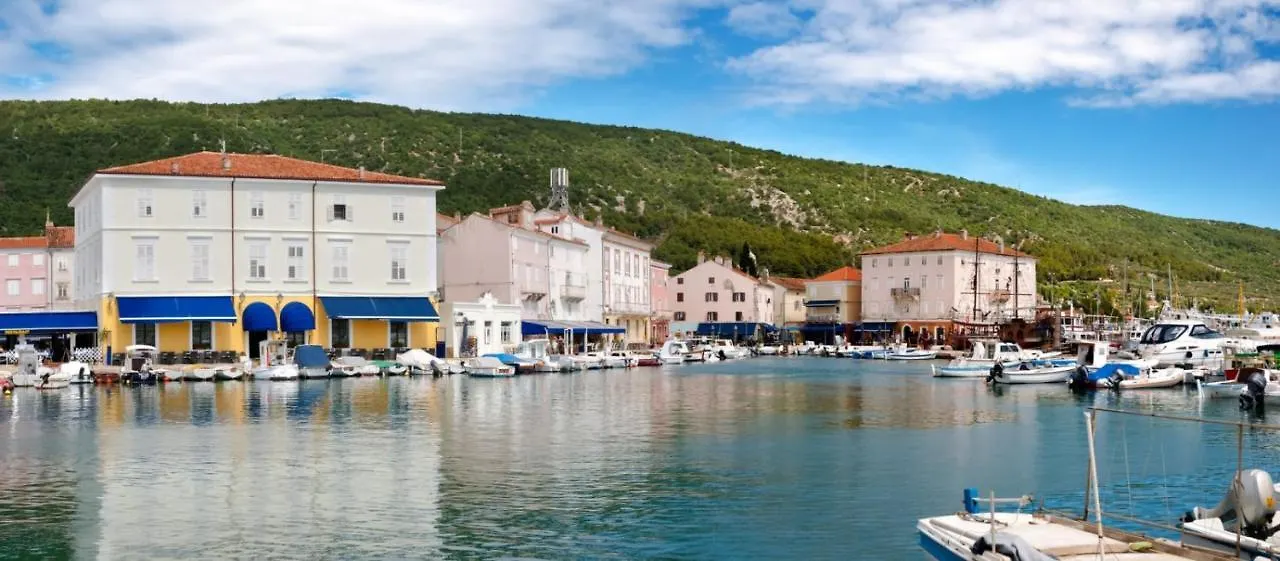 Apartment In Cres With Balcony, Ac, Wifi, Washing Machine 4249-3 Croatia