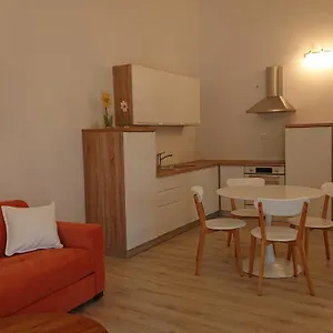 Irena Apartman