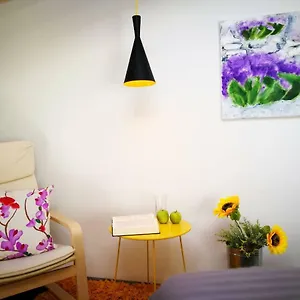 Art Kuning Apartman
