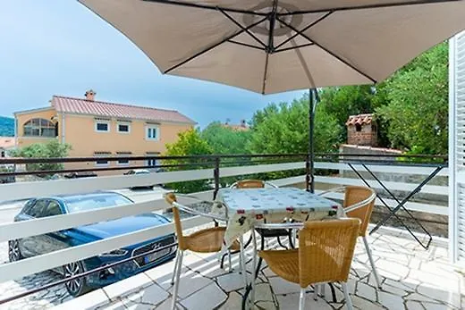 Apartment In Cres With Balcony, Ac, Wifi, Washing Machine 4249-3 0*,